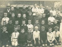 Viggo Lisbeth 02 3  3.klasse fra Østre skole i Kildegade. Viggo nr.5 i øverste række.